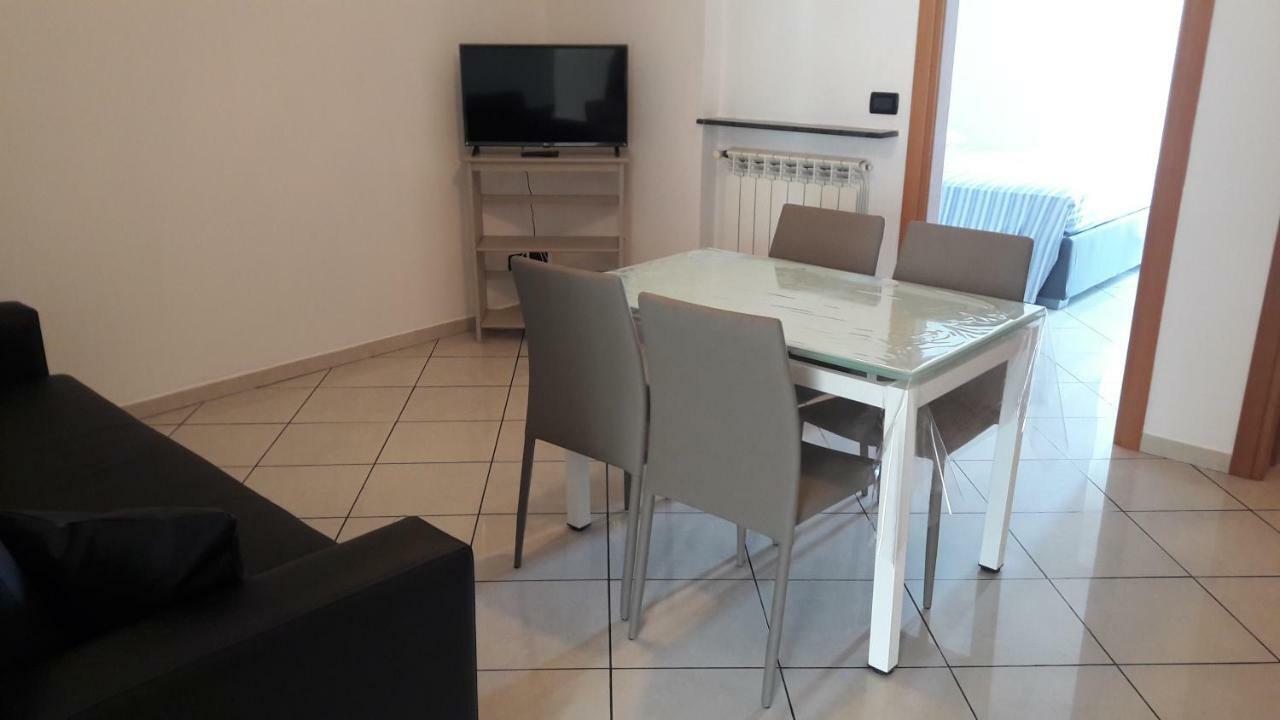 Ferienwohnung Residenza Leonarda Vado Ligure Exterior foto